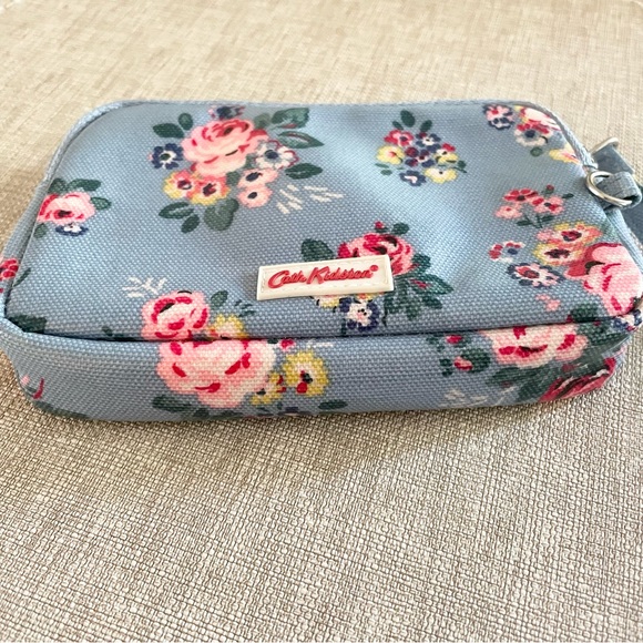 NWOT Cath Kidston Wristlet - Picture 3 of 6